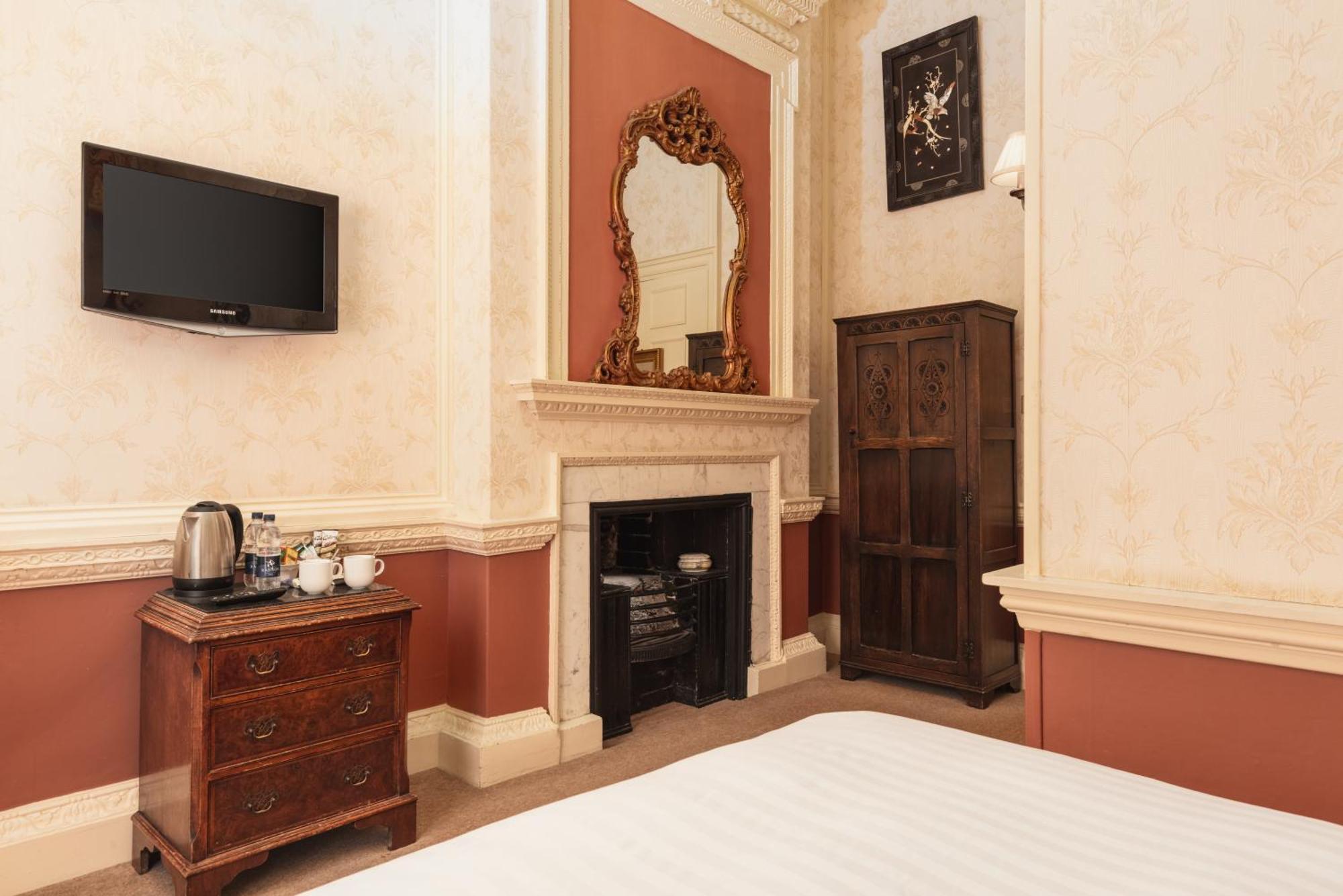 Lumley Castle Hotel Chester-le-Street Exterior photo